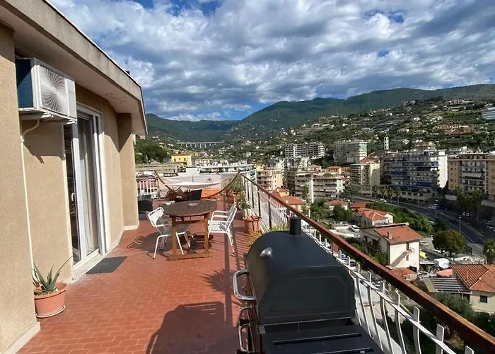 Lejlighed Attico Flora